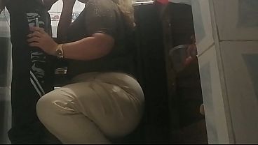 Mamada En La Cocina Por La Vecina Esposa De Mi Amigo thumbnail