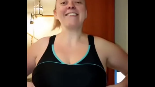 &eacute;trange ce bug &agrave; la fin de la vid&eacute;o pourtant la vid&eacute;o post&eacute;e pour mes fans 