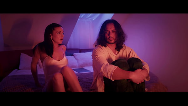 Горячая Милфа трахнулась с Домовым в ночь на Хэллоуин 