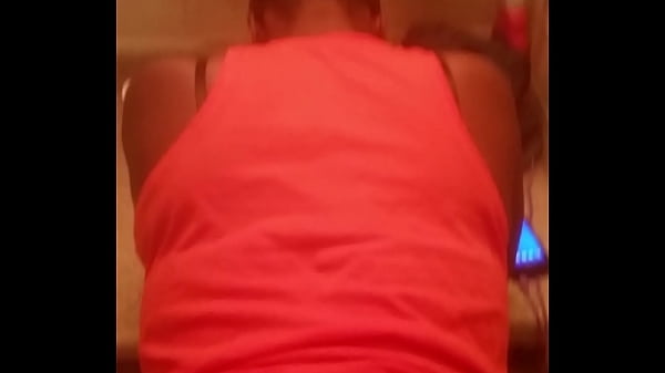 Play MP4 - Ugly bitch takin all 8 1&sol;2 inches