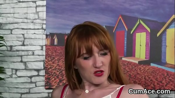 Kinky idol gets cumshot on her face swallowing all the charge 