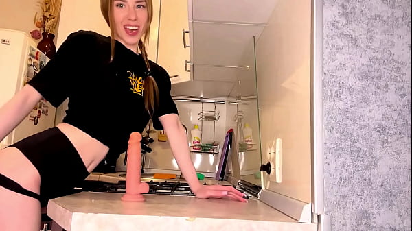 Nonton Fried Her Pussy On The Kitchen Table thumbnail