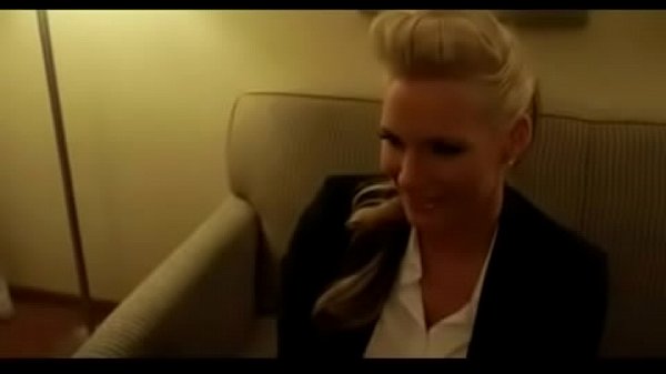 Mujer ocupada paga por_sexo