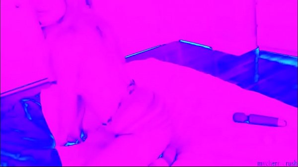 Hotn_Wet Paint in Her Pantys