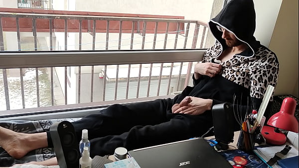 Play MP4 - Wanker by the window