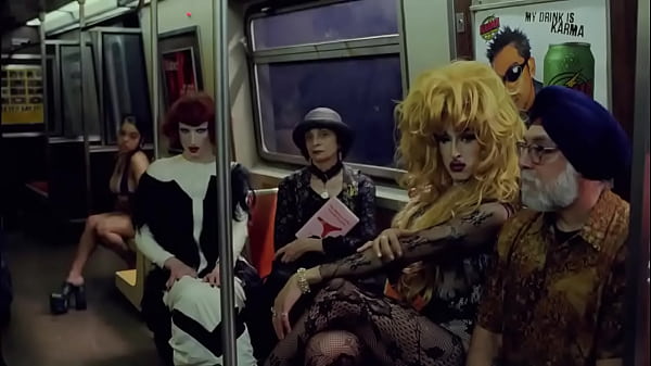 Girl on subway gets eaten out 