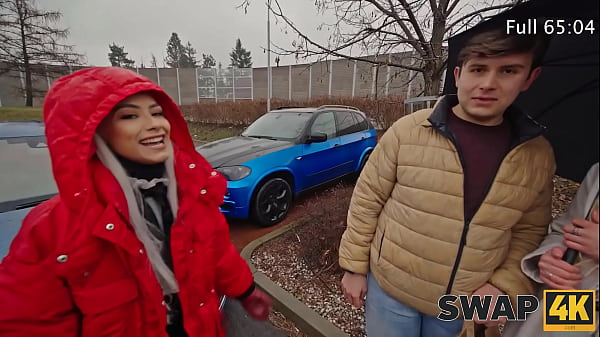 Play MP4 - SWAP4K&period; Kinky threesome with sexy blonde sluts Veronica Leal and Daruma Rai