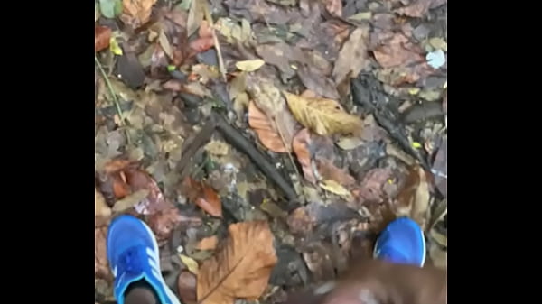 Play MP4 - Pega&ccedil;&atilde;o no bosque Goi&acirc;nia gozei com a porra do hetero