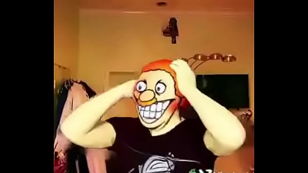 A shucky man finishes off on client after shucking it 