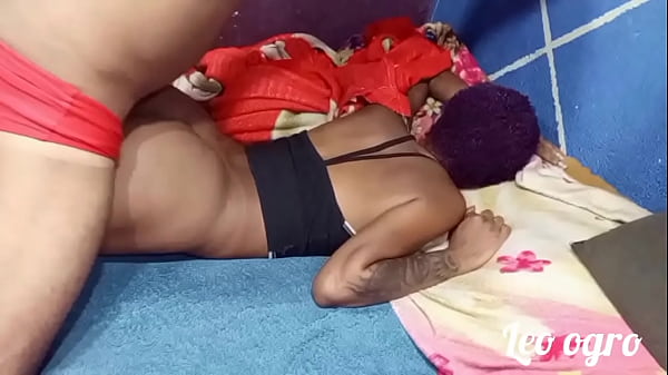 Assistindo os 4 amigos Afonso Padilha falou tanto de sexo que Resolvi acordar Nicoli_Fox e comer um_cu.