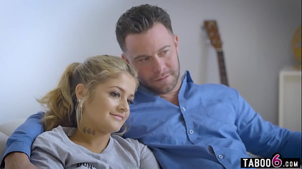 Play MP4 - Boyfriend finds out his new teen girlfriend Ryan Reid is on OF and he didnt like it at all