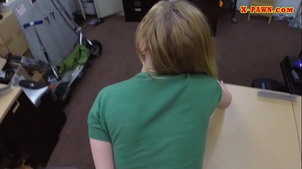 Pretty_amateur_blonde babe pounded for_a pearl_necklace