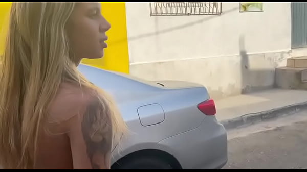 Fudendo o cu da novinha da favela 