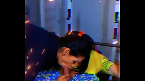 Treinador perde o foco quando aluna resolve foder com ele durante o treino 