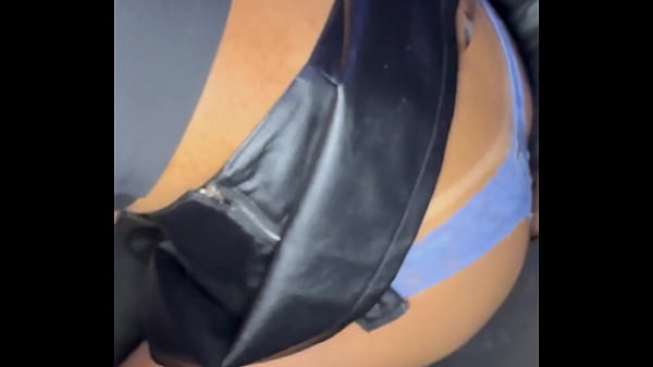 Parte 1: Muita putaria na casa de swing: Belinha deu no p&ecirc;lo, levou gozada na boca e na buceta e fez o corno limpar a porra com a l&iacute;ngua 