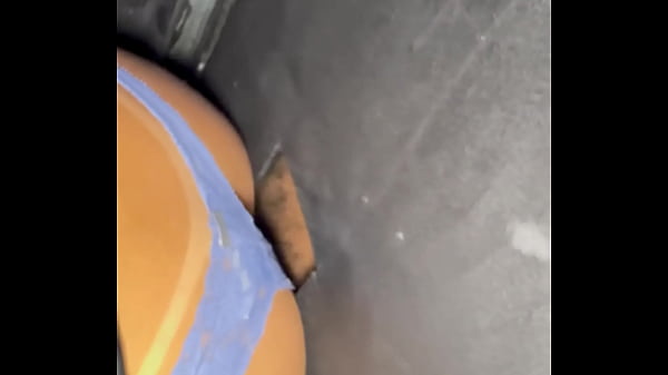 Parte 1 muita putaria na casa de belinha deu no p&ecirc;lo levou gozada na boca e na buceta e fez o corno limpar a porra com a l&iacute;ngua 