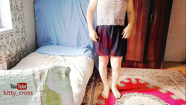 Play MP4 - Bent Down Desert Dancer Big Ass Lady Boy Cosplayer Model Hot Sissy