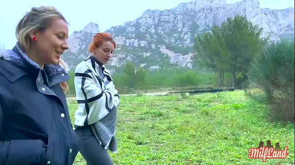 Stella et_Emmanuelle deux_magnifiques diablesses sadonnent au sexe à quatre