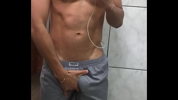 gravando uma boa gozada batendo punheta 