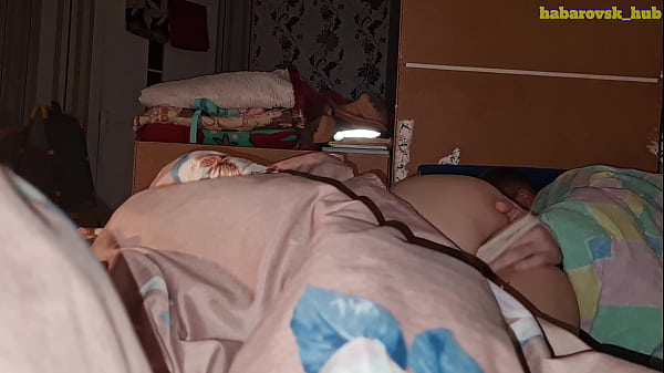 Play MP4 - husband and friend take turns fucking wife