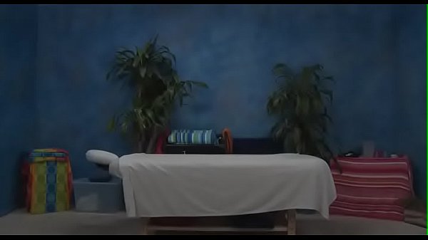 Nonton Huge Cock Rams Tight Vagina thumbnail