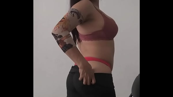 Play MP4 - The bitch is a slut and celebrates a new era&excl;&excl; She is my hot busty stepsister