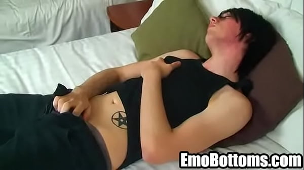 Emo twink Ashley Hawkes tugging on his stiff schlong 1024 2 