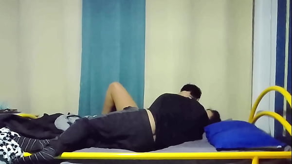 Dedeando a linda azafata antes de cog&eacute;rmela clip