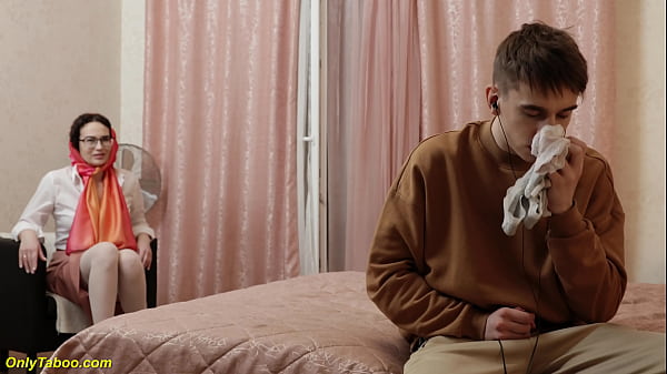 Skinny C Y Hair Stepmom Surprices Her Stepson Wanking And Gets First Time Rough Big Cock Anal Fucked thumbnail