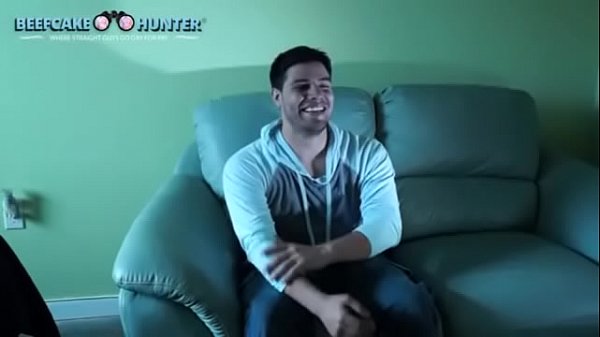 Play MP4 - Sexy 21 years old Nicaraguan get first blow job from a dude