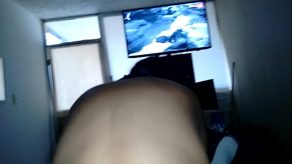 Play MP4 - AYUDANDO A UNA CASADA