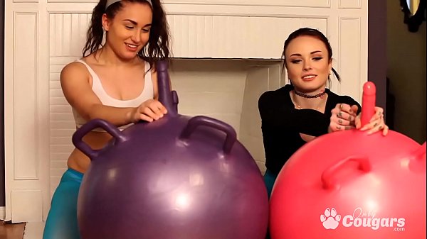Play MP4 - Chloe Carter and Gabriella Paltrova Stick Toys Inside Their Assholes