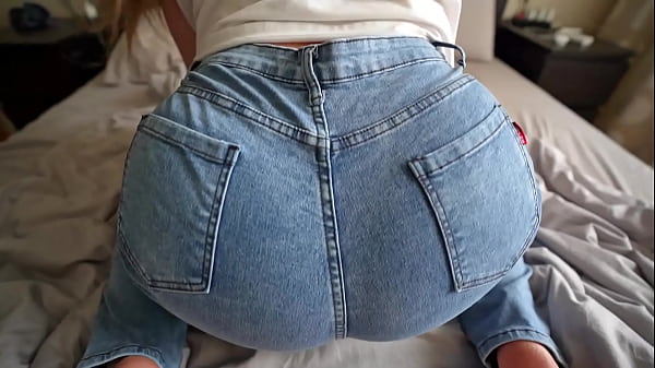 Play MP4 - Slutty girl in ripped jeans with a big ass takes a fat dick in her tight pussy
