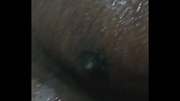 Gordinho Brincando com os peitos