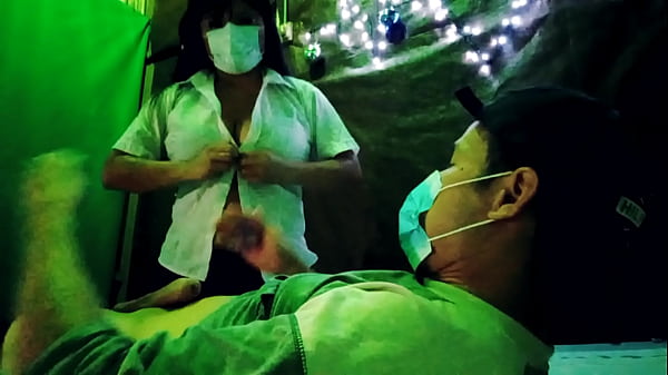 RETO CUMPLIDO HIJASTRA PROMETE SEXO_A SU PADRASTRO SI NO SE_VESTIA DE RENO Y COMO PERDIO LA_APUESTA_COMENZO_A MONTAR LA GRAN POLLA DEL PADRASTRO SUCIO PORNO REAL DE HIJASTRA Y PADRASTRO EN DICIEMBRE