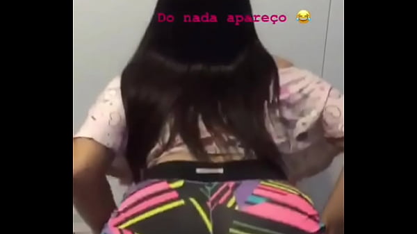 LOIRINHA DANÇANDO FUNK DE SHORTINHOSOCADO