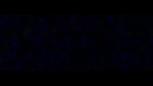 Mientras se baña la vecina