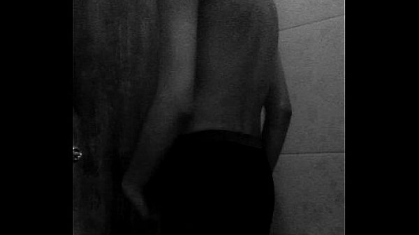 Antes De Una Ducha, Una Rica Paja. thumbnail