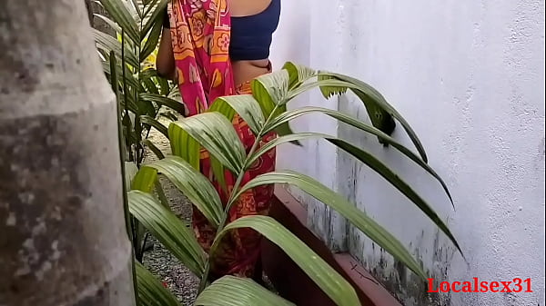 House_Garden Clining Time Sex_A Bengali Wife With Saree in Outdoor Official Video By Localsex31