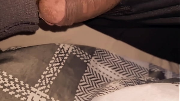 Play MP4 - Ativo Fodeu o cuzinho do amigo na madrugada depois de curtir a balada&period;