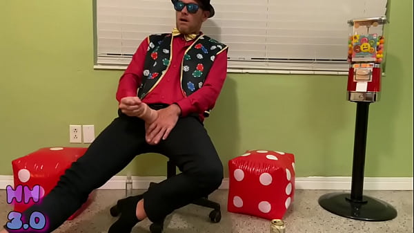 Hardcore Harold Love 2 Masturbate On Break_At His Casino Job Preview