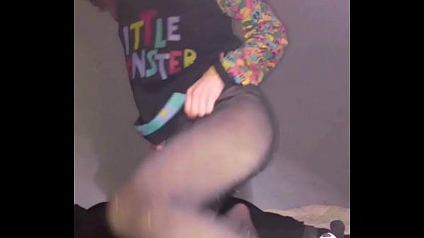 Play MP4 - Bonneyuwu - 15&colon;08 pijama&comma; masturbacion dildo y peluche