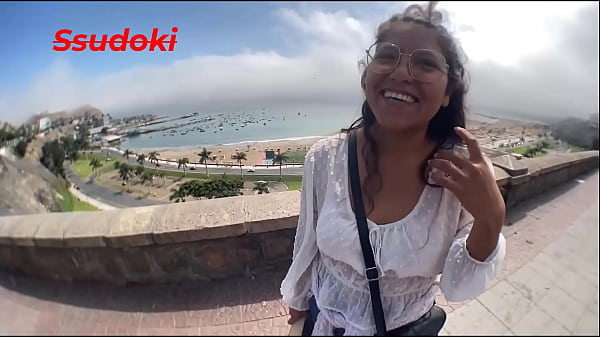 Play MP4 - CONFIESO que me gusta GRABARME mientras ME COGEN&comma; me propone que me MONTE en su VERGA y me DA DURO&period; SUB ENG