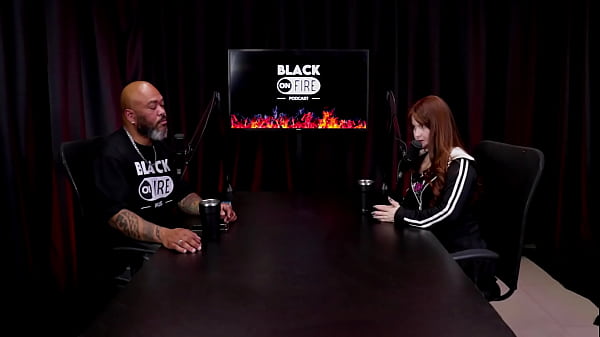 Play MP4 - Gosta de ser dominada&comma; nunca teve problema com a fam&iacute;lia&comma; e n&atilde;o gosta de gravar masturba&ccedil;&atilde;o - Angel Bloomm &lpar;WATCH ON&colon; SHEER&sol;RED&rpar;