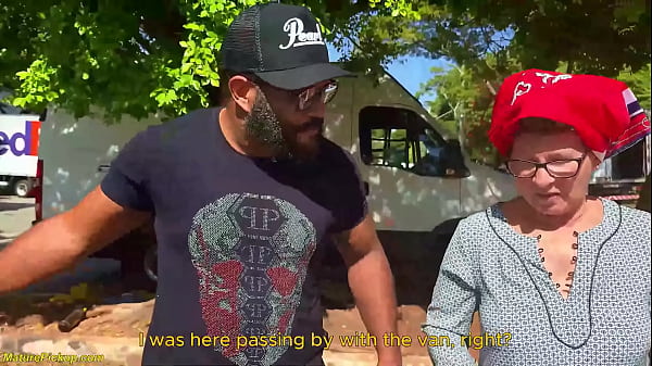 Nonton Chubby Grandma With Headscarf And Big Natural Tits Picked Up From Street For Her First Interracial Big Black Cock Anal Sex In My Bus thumbnail