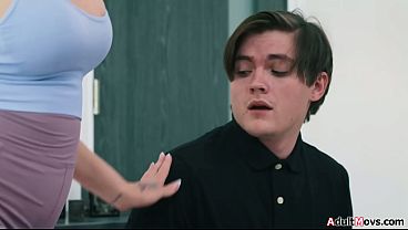 You like staring at stepmommys cameltoe You like staring at stepmommys cameltoe
