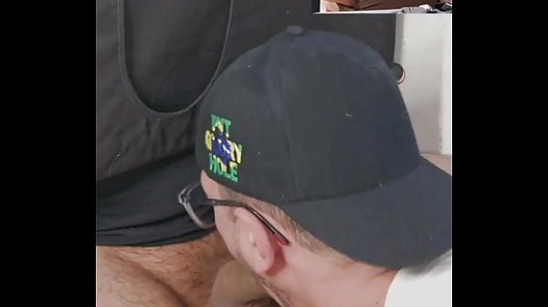 Olha Que Del&iacute;cia Esse H&eacute;tero Que Discutiu A Namorada E Veio Se Aliviar Na Minha Cabine Caseira! thumbnail