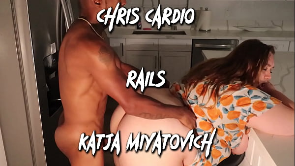 Chris Cardio pounds my fat flexible pussy