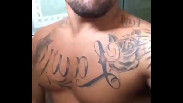 Play MP4 - Dotado en la ducha