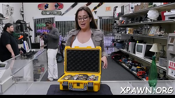 Ravishing bimbo getsa meat_rocket